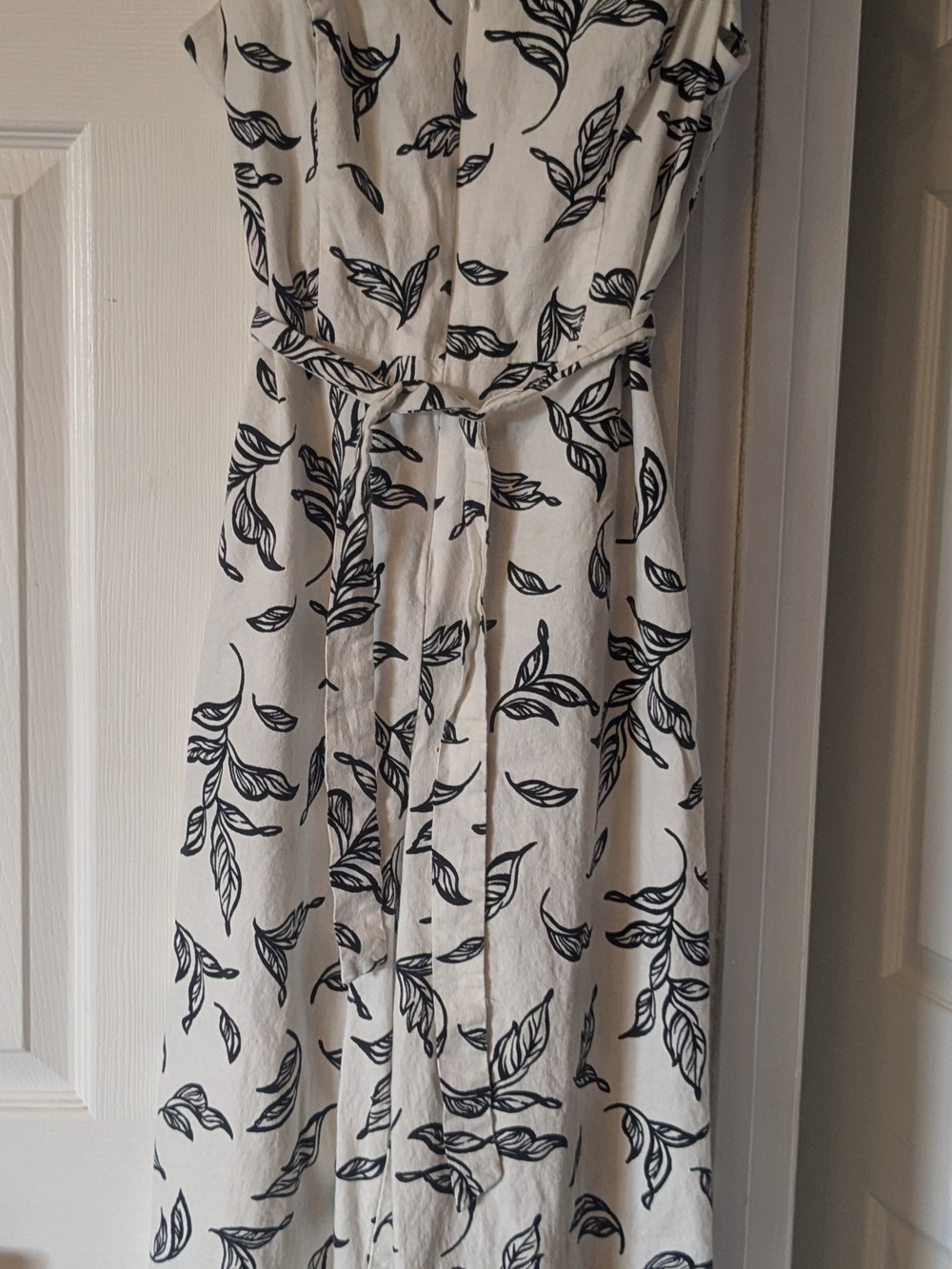 Tahari White Jumpsuit/Romper with Black Leaf Print and Tie Waist